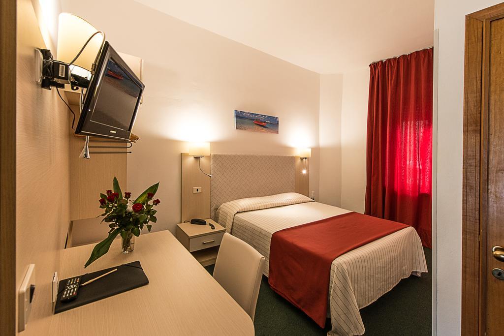 Hotel Ariston Piombino Oda fotoğraf